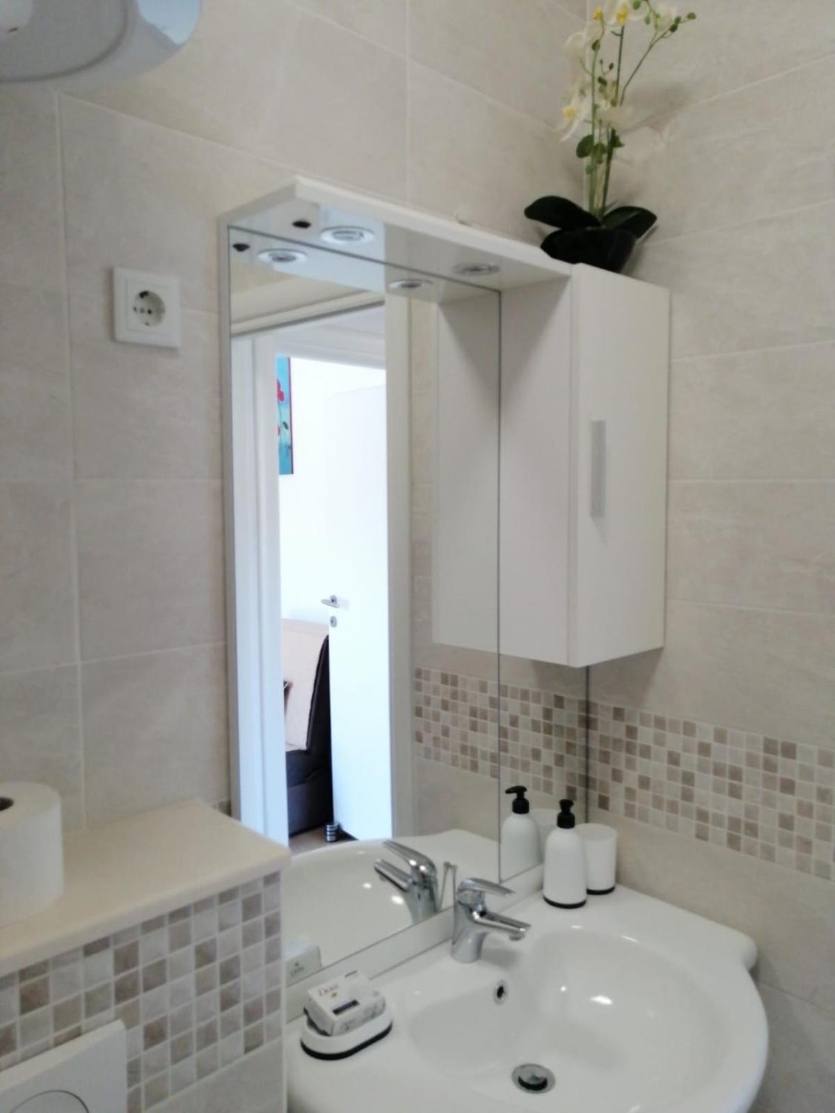 Apartments Kursan Seget Vranjica Exterior foto