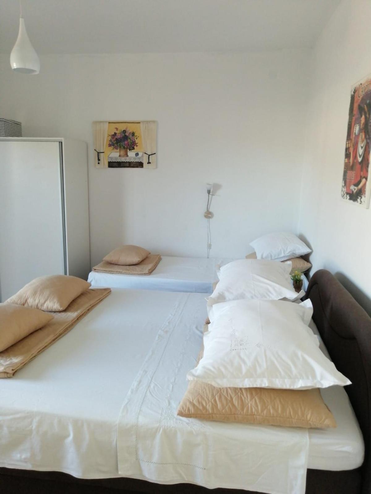 Apartments Kursan Seget Vranjica Exterior foto