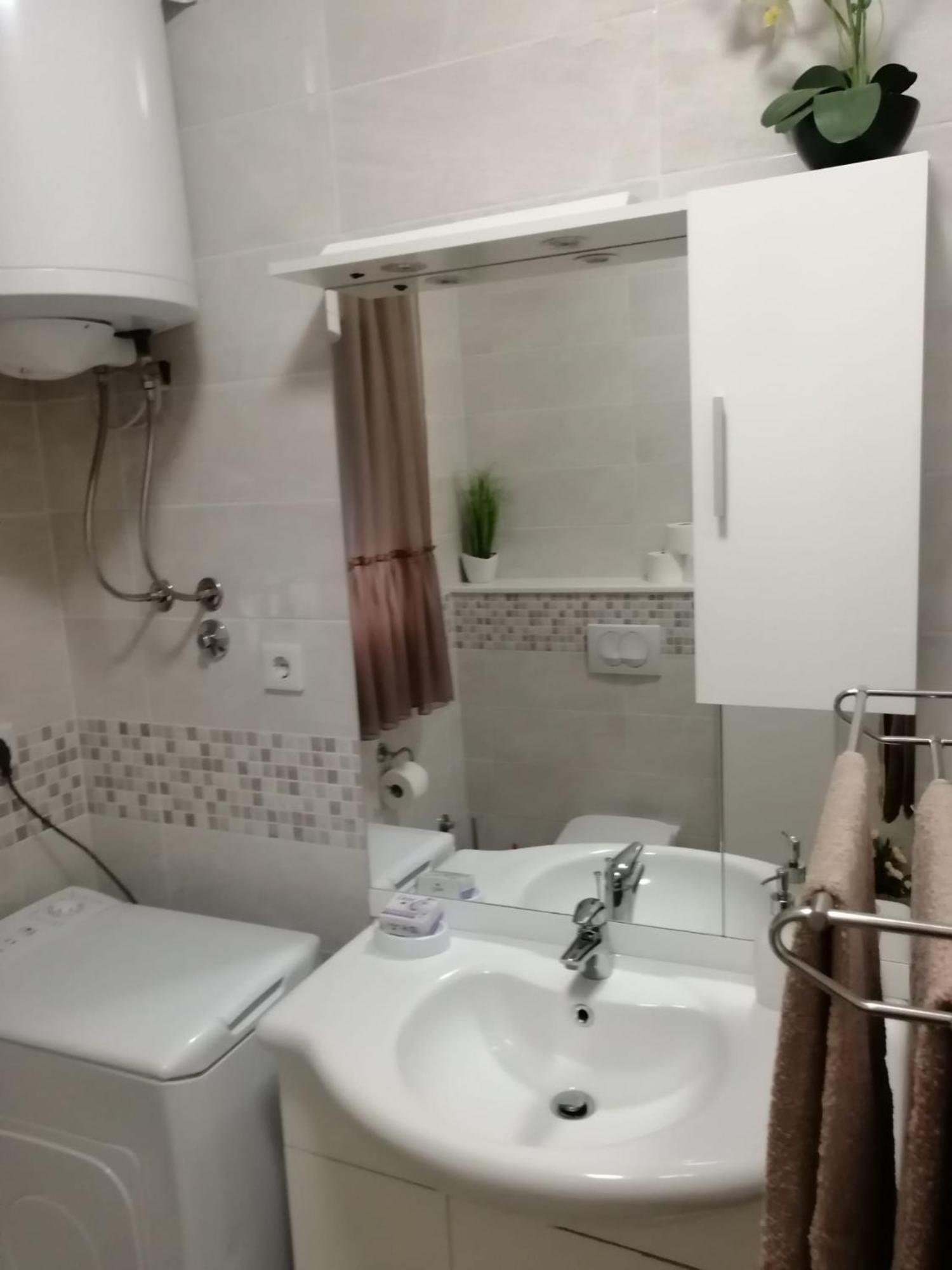 Apartments Kursan Seget Vranjica Exterior foto